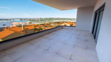 Luksuzan dvosobni apartman s pogledom na more Banjole