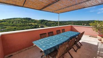Renovated stone house with indoor pool near Motovun
